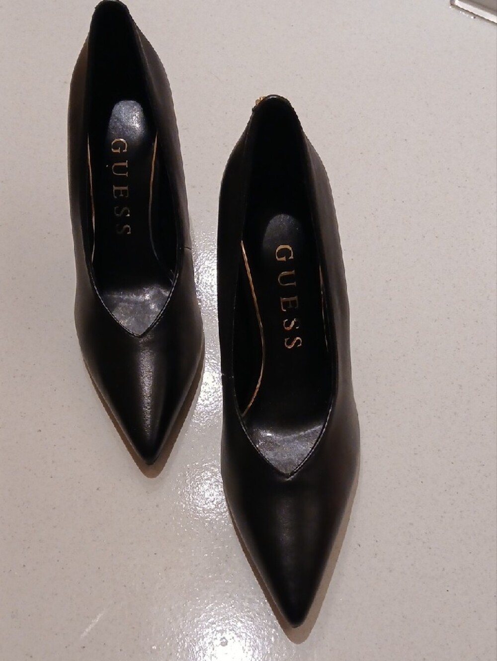 NWOT GUESS Womens Black Pointed Leather Heels, Size 7.5